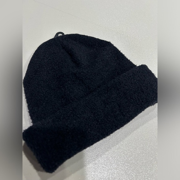 The North Face Women's City Plush Beanie Hat TNF Black NWT Buttery Soft - Picture 2 of 7